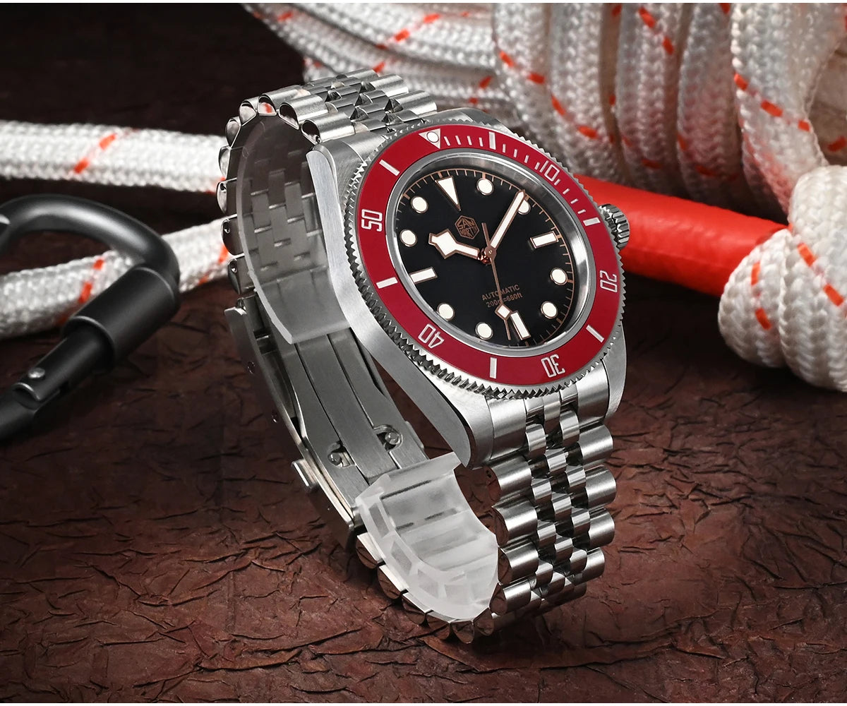 San Martin SN0128 BB Taucheruhr am Handgelenk seitlich