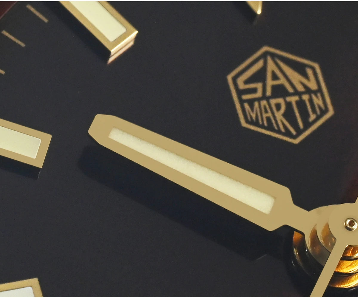 San Martin SN0136 Zifferblatt Logo Detail