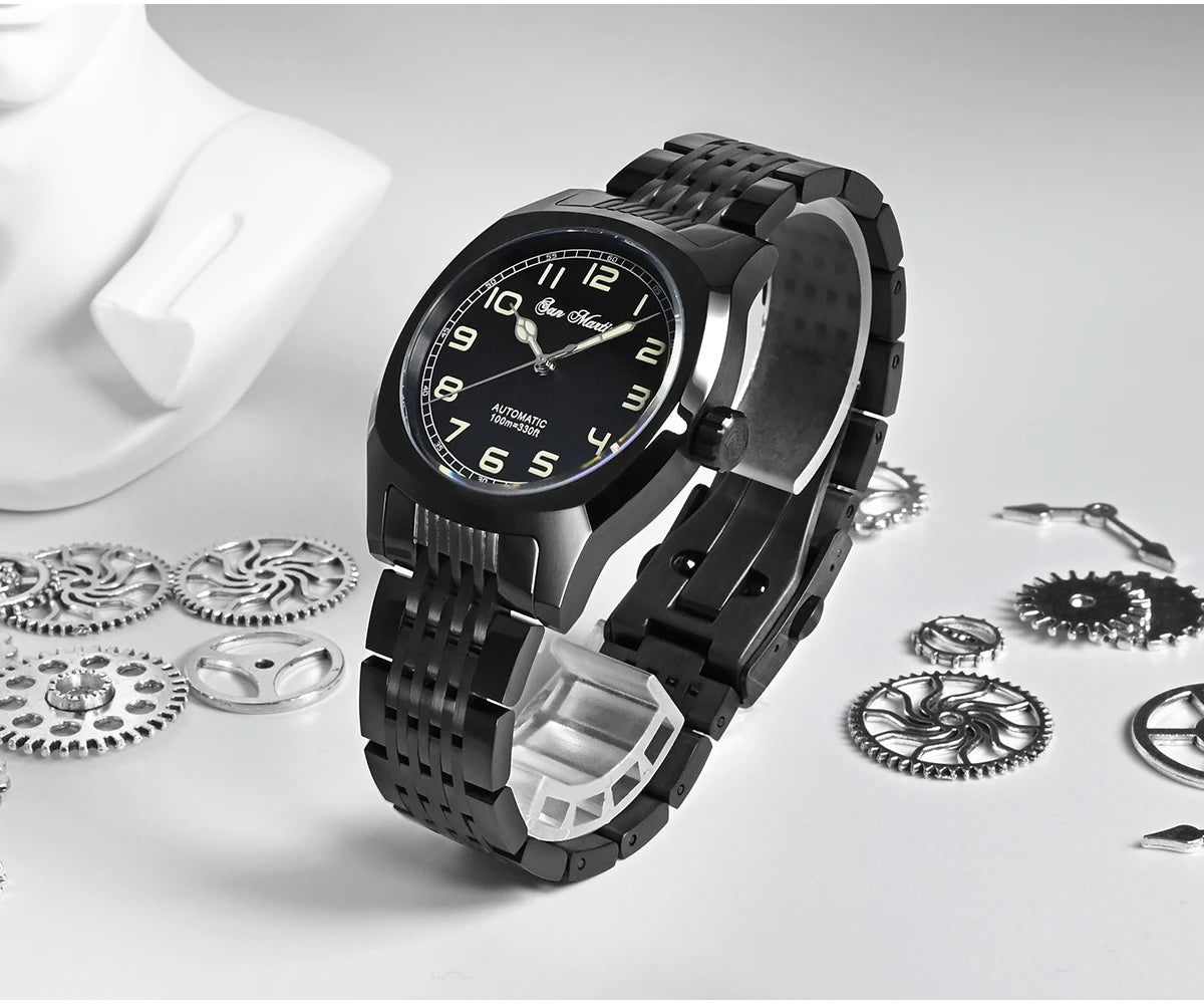 San Martin SN0026 DLC Schwarz am Handgelenk