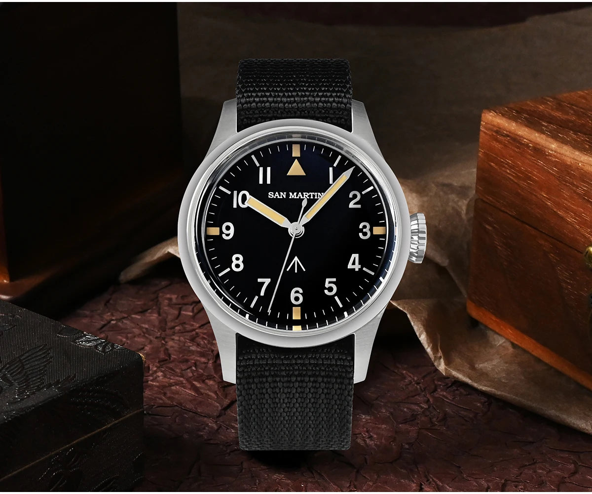 San Martin SN0105 Pilotenuhr Mattschwarz Frontansicht