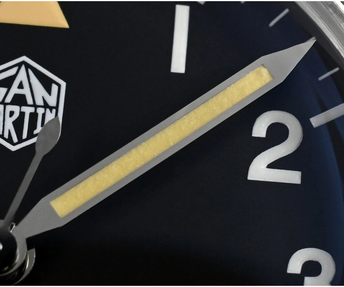 San Martin SN0105 Pilotenuhr Zifferblatt Makroaufnahme