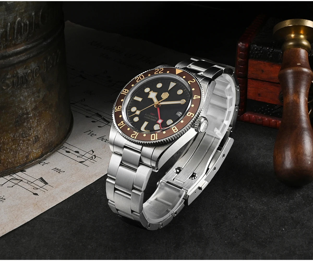 San Martin SN0109 GMT Lifestyle 4
